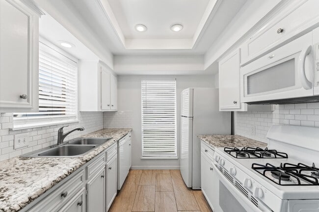 Photo - 5314 Nottingham Dr