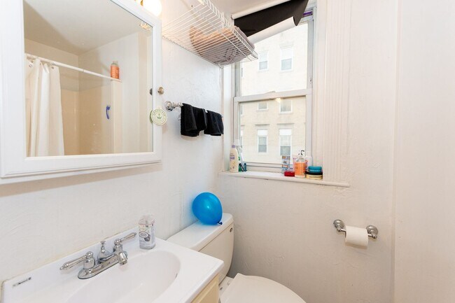 Photo - Great BU two bedroom, high ceilings, great living room Unit #1