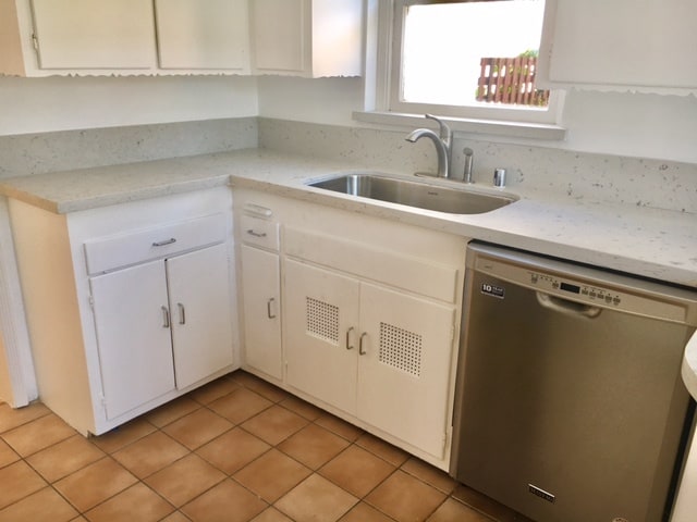 kitchen - 2340 Ashland Ave Unit 1
