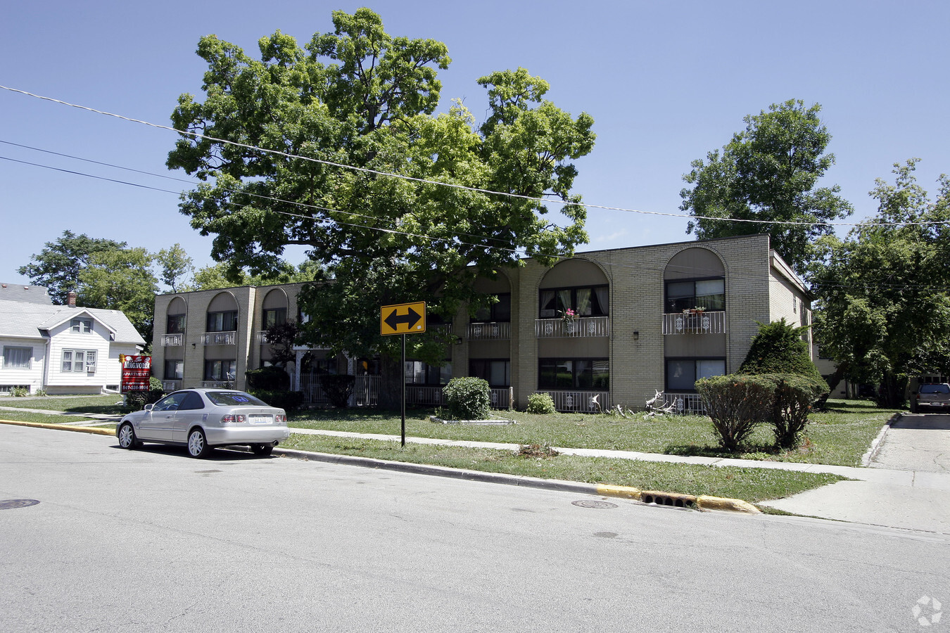 Magnolia Apartments - Magnolia Apartments