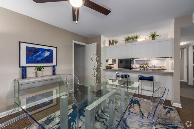 2BD, 1BA - Dining Area