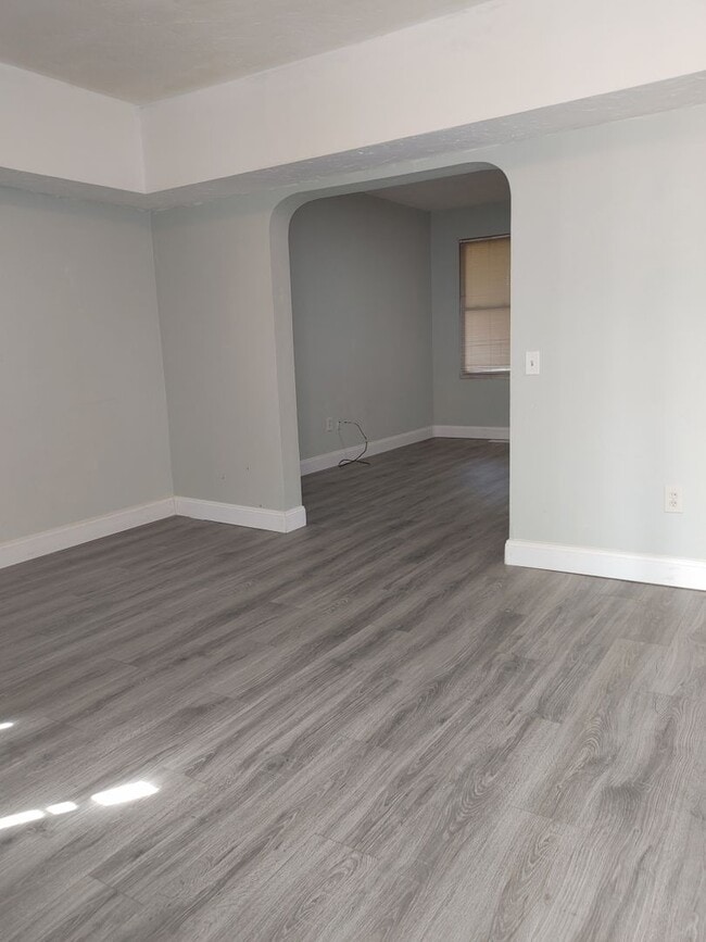 Photo - 34 N Franklin St