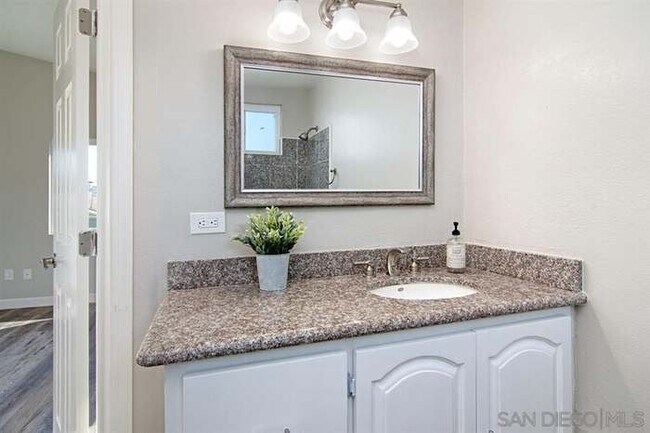 Photo - 375 East Moss Street