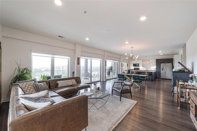 Building Photo - 4361 S Congress Ave Unit 531