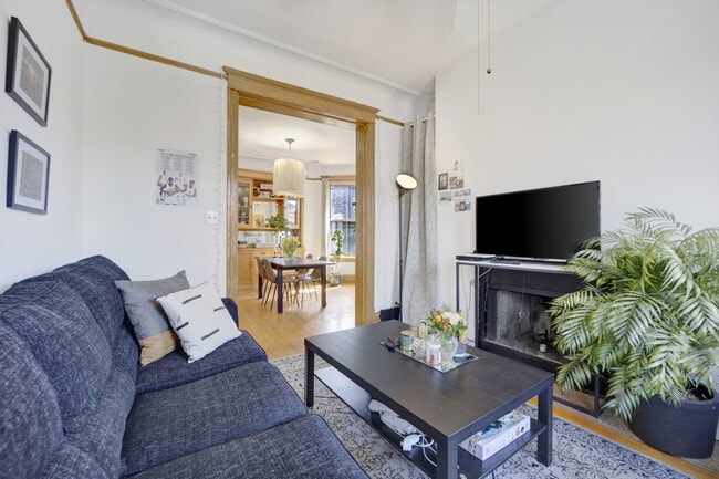 Photo - 3135 N Clifton Ave Unit 2