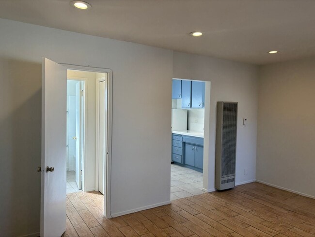 Photo - 220 W Spazier Ave Unit 220 #H