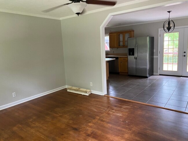 Photo - 335 E 17th St