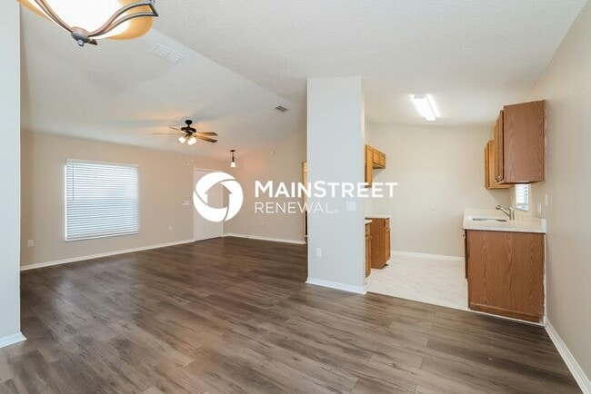 Photo - 3 Bedroom Pet-Friendly Home in POINCIANA, ...