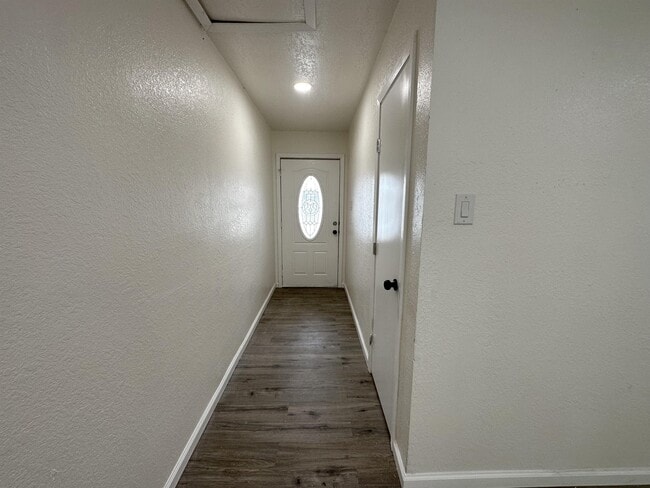 Photo - 1732 Americana Blvd