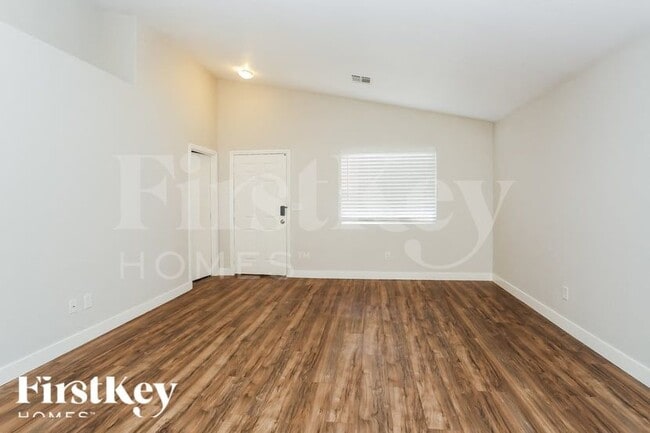 Photo - 7908 Olympus Ave