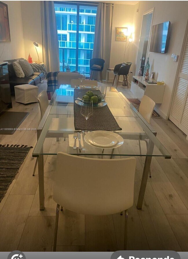 Photo - 31 SE 6th St Unidad 804