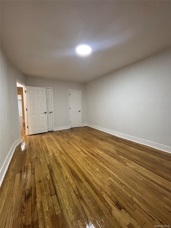 Photo - 730 E 217th St