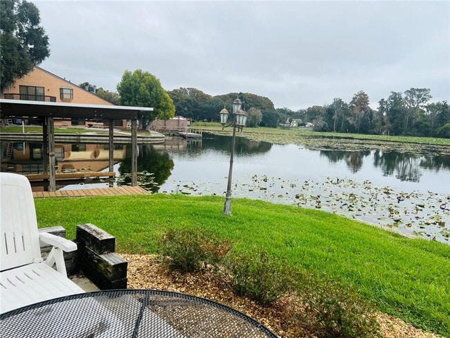 832 Palm Harbor Ct