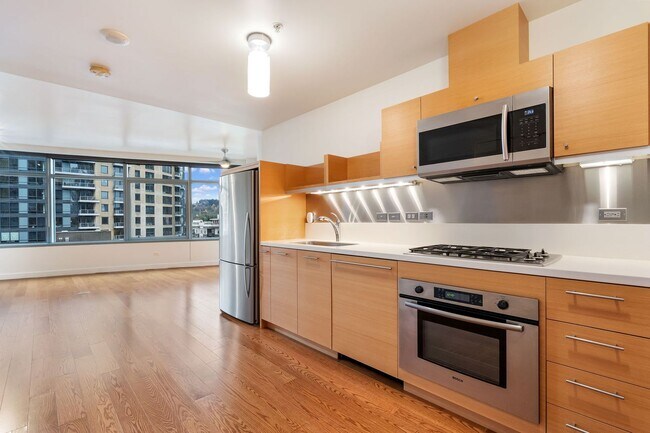 Photo - John Ross - 8th floor south waterfront studio w/parking/most utilities/concierge Unit JR816