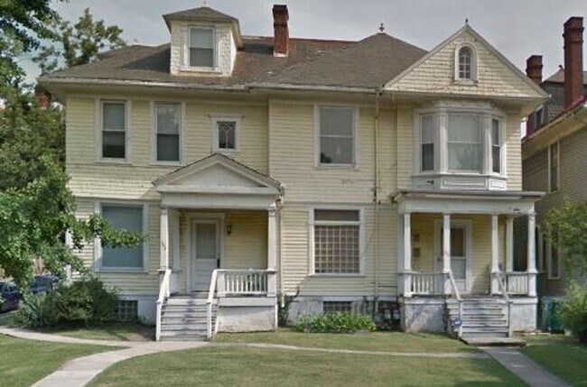 Building Photo - 344-348 Howell Avenue Unit 344-Duplex