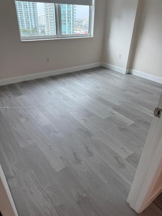 Photo - 31 SE 5th St