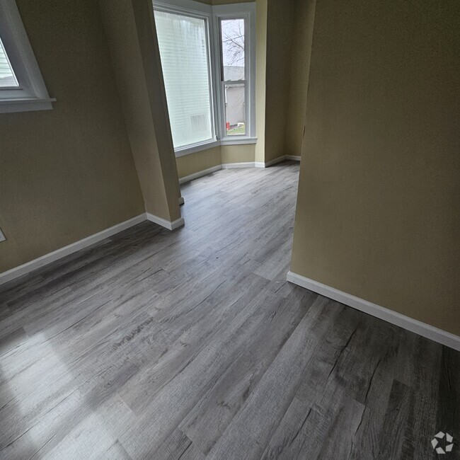 Building Photo - 94 7th Ave Rental