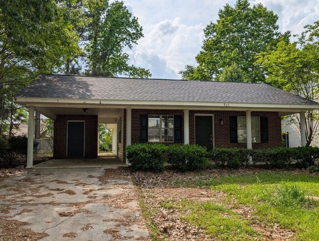 Photo - 866 Hollins Rd