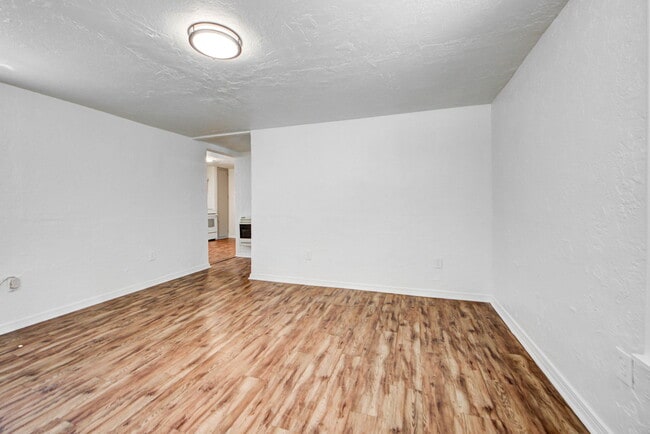 Photo - 204 S Stewart Ave