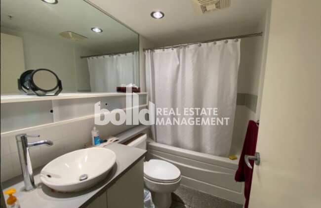 Photo - 939 Expo Blvd