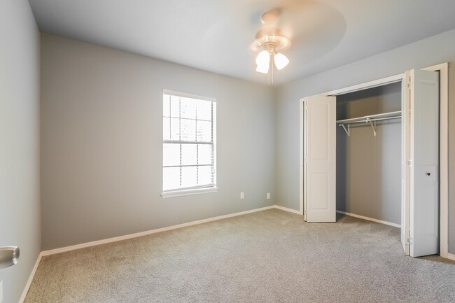 Photo - 1517 Windsor Dr