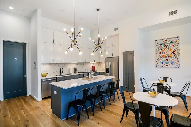 Photo - 511 Memorial Heights Dr