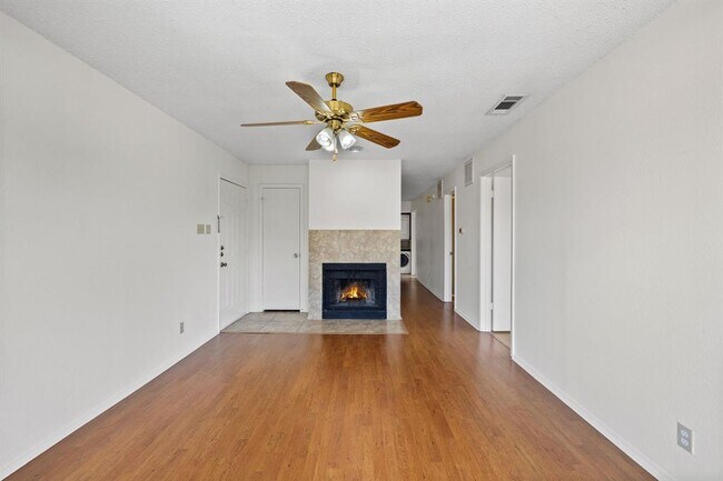 Photo - 3115 Helms St Unit 212