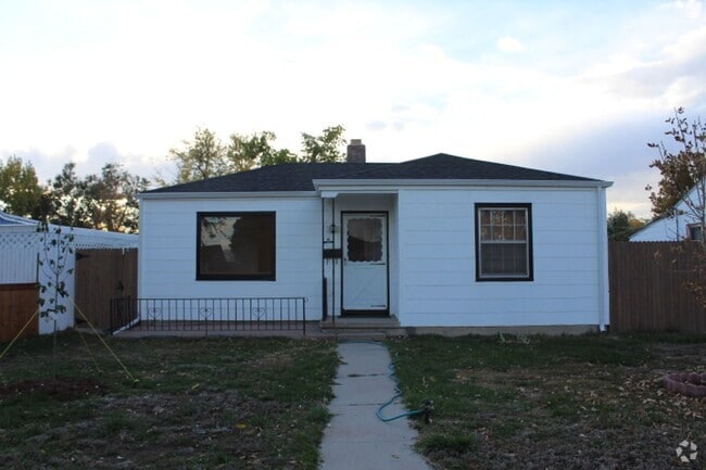 Building Photo - Charming 3 BR/1 BA Home located In Villa ...