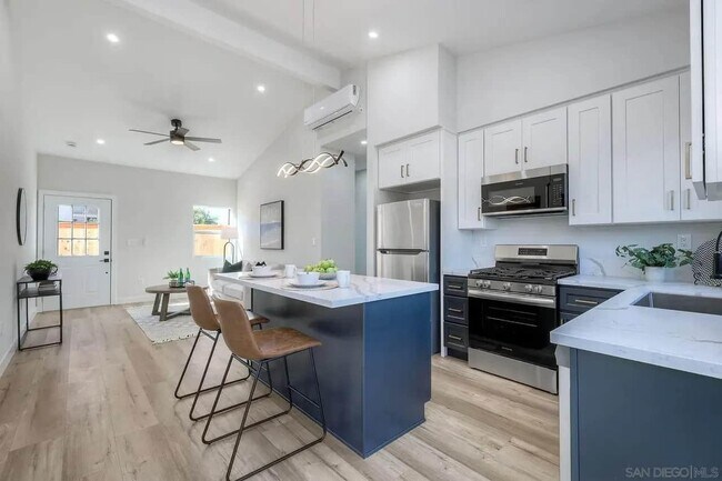 Photo - 436 Date Ave