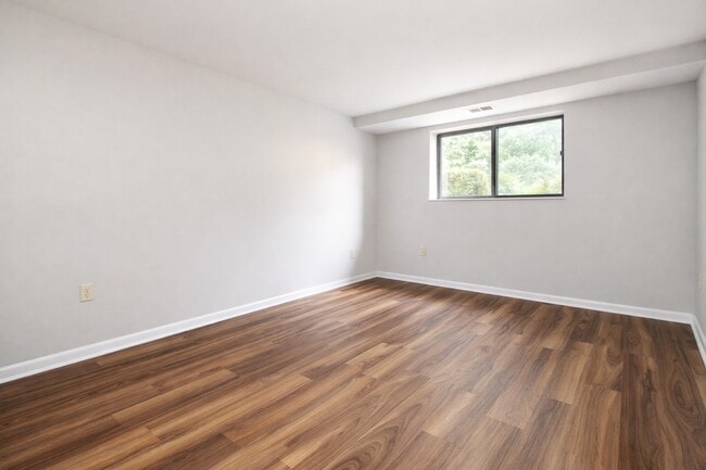 Living Room (1B1B) - Sandy Creek