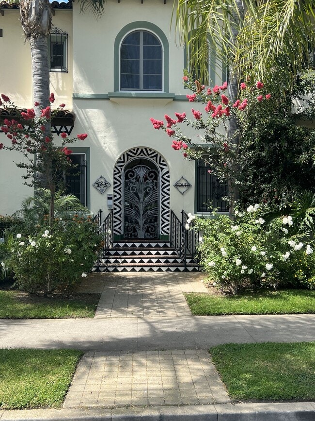 Photo - 325 Cochran Ave Unit 201