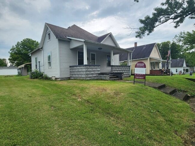 Building Photo - 2 Bedroom House in Clinton, In