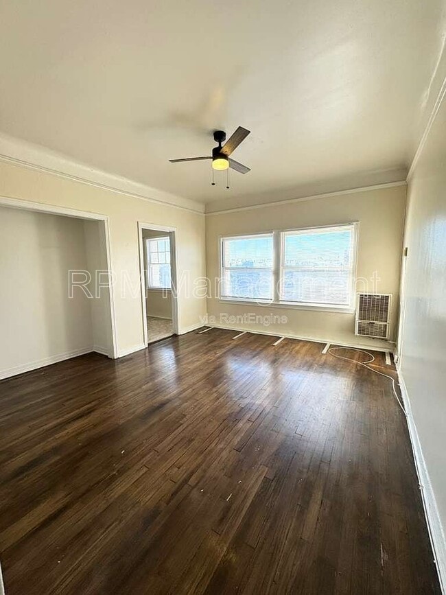 Building Photo - 3971 W 9th St Unit 311