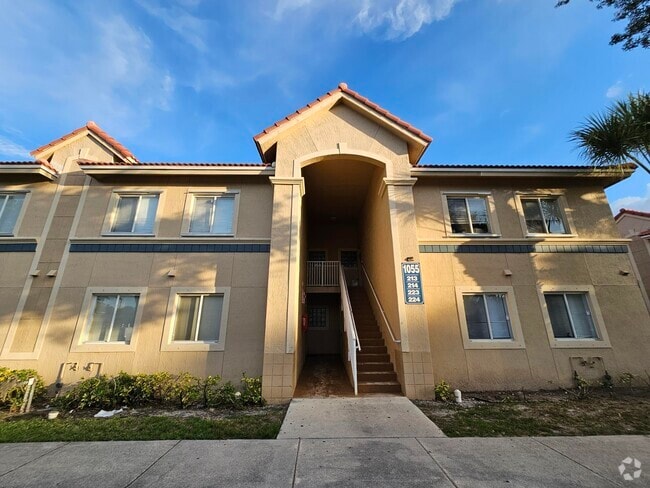 Building Photo - 1055 Golden Lakes Blvd Unit 213 Rental