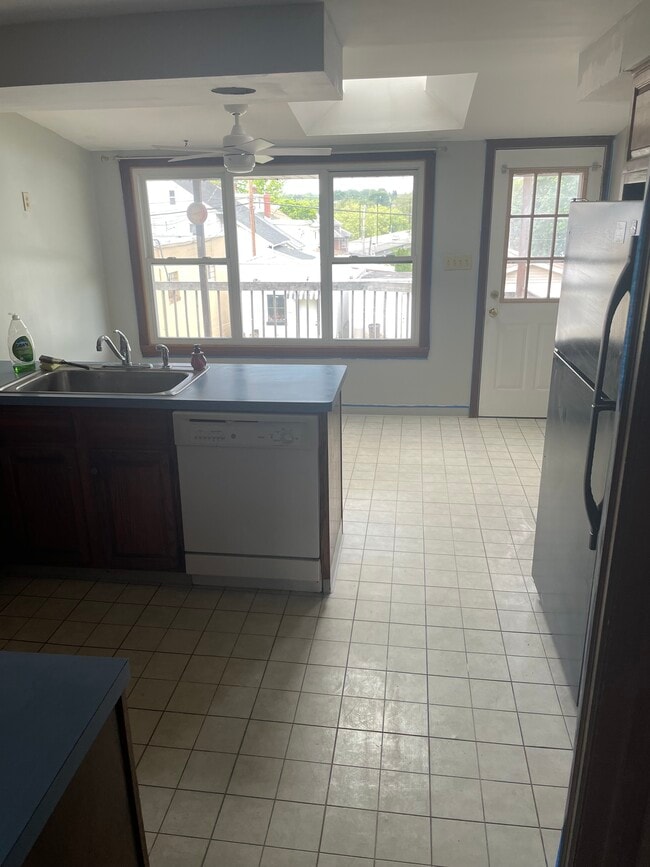 Cocina comedor - 53 N 2nd St Casa Adosada