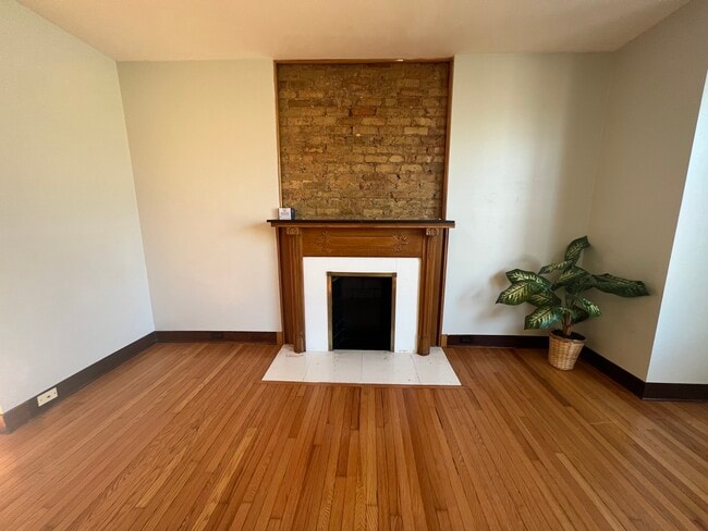 Photo - 919 Pleasant St Unit 1F