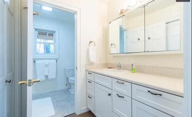 Photo - 205 Blue Stone Trail