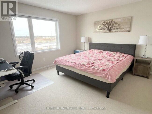 Photo - 100 Escarpment Cres