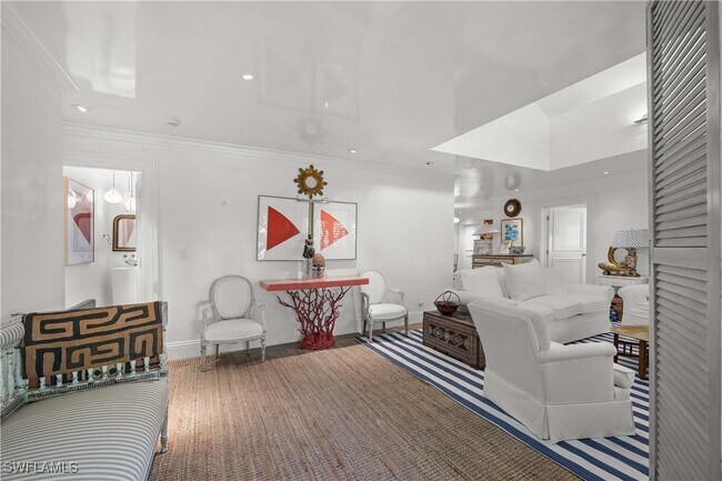 Photo - 295 6th St N