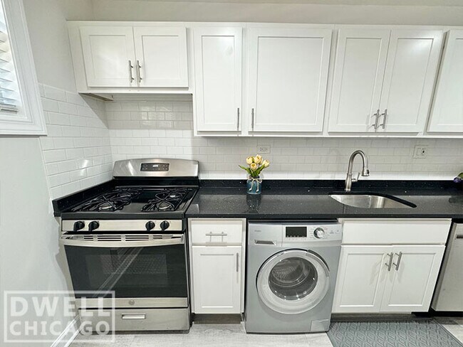 Photo - 730 W Roscoe St Unit 1