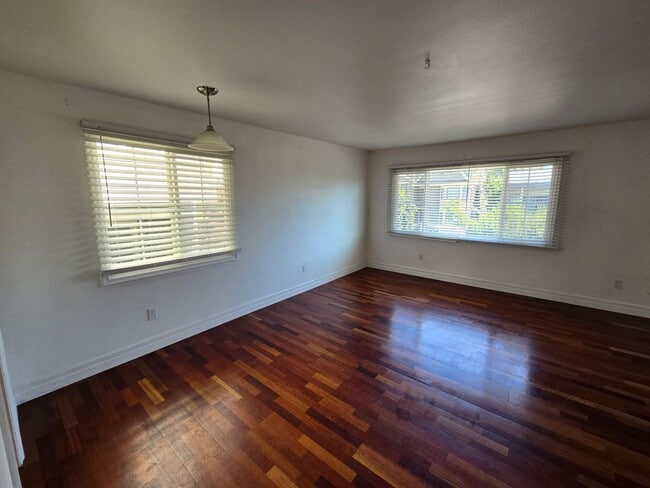 Photo - 522 HS LEWIS Unit 522