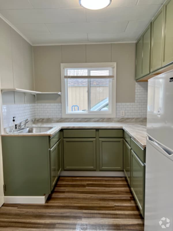 Building Photo - 1813 Pleasant St Unit 1/2 Rental