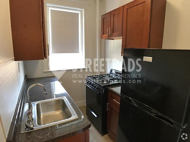 Building Photo - bedroom in Boston MA 02215 Rental