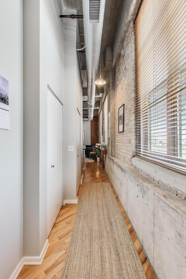 Photo - 1735 N Paulina St