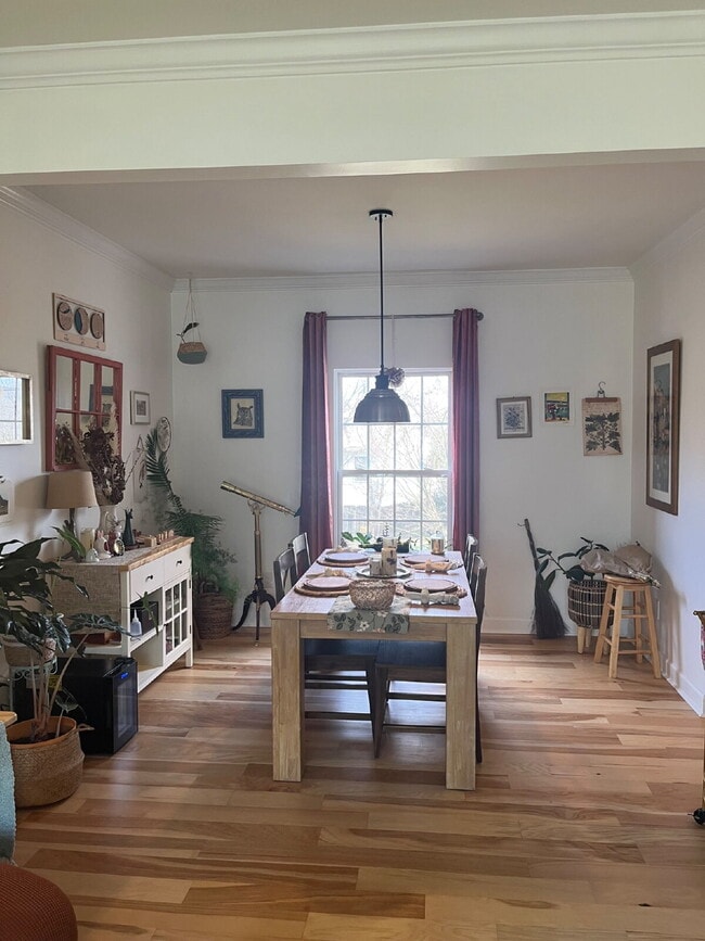 Photo - "Spacious 4-Bedroom Retreat with Modern Comforts on Settlers Way, Nashville!"
Fenced Backyard!