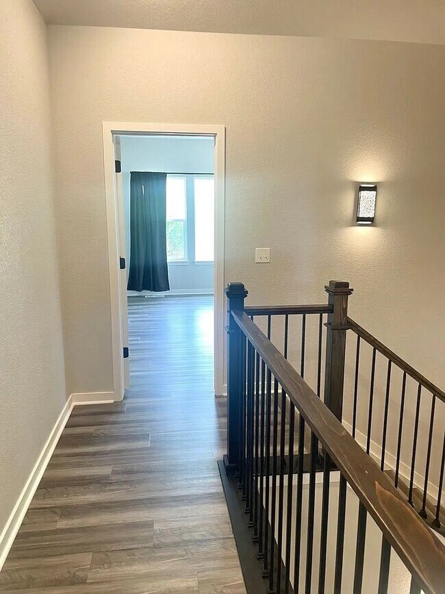Photo - 2828 Straus Ln
