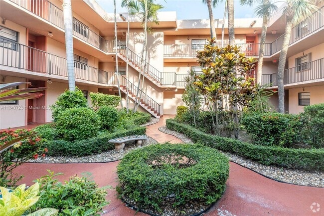 Building Photo - 10985 SW 107th St Unit 310 Rental