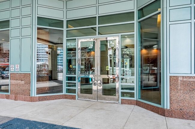 Building Photo - 10 Queens Quay W