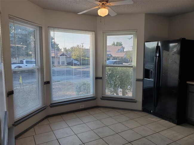 Photo - 16817 Village Oak Loop