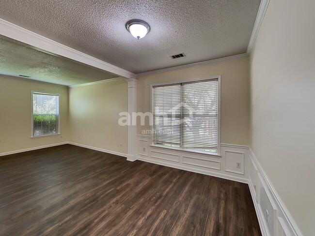 Photo - 4180 Glenaire Way NW